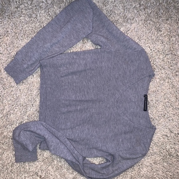 Brandy Melville Cropped Grey Sweater- BRAND NEW - Picture 1 of 4